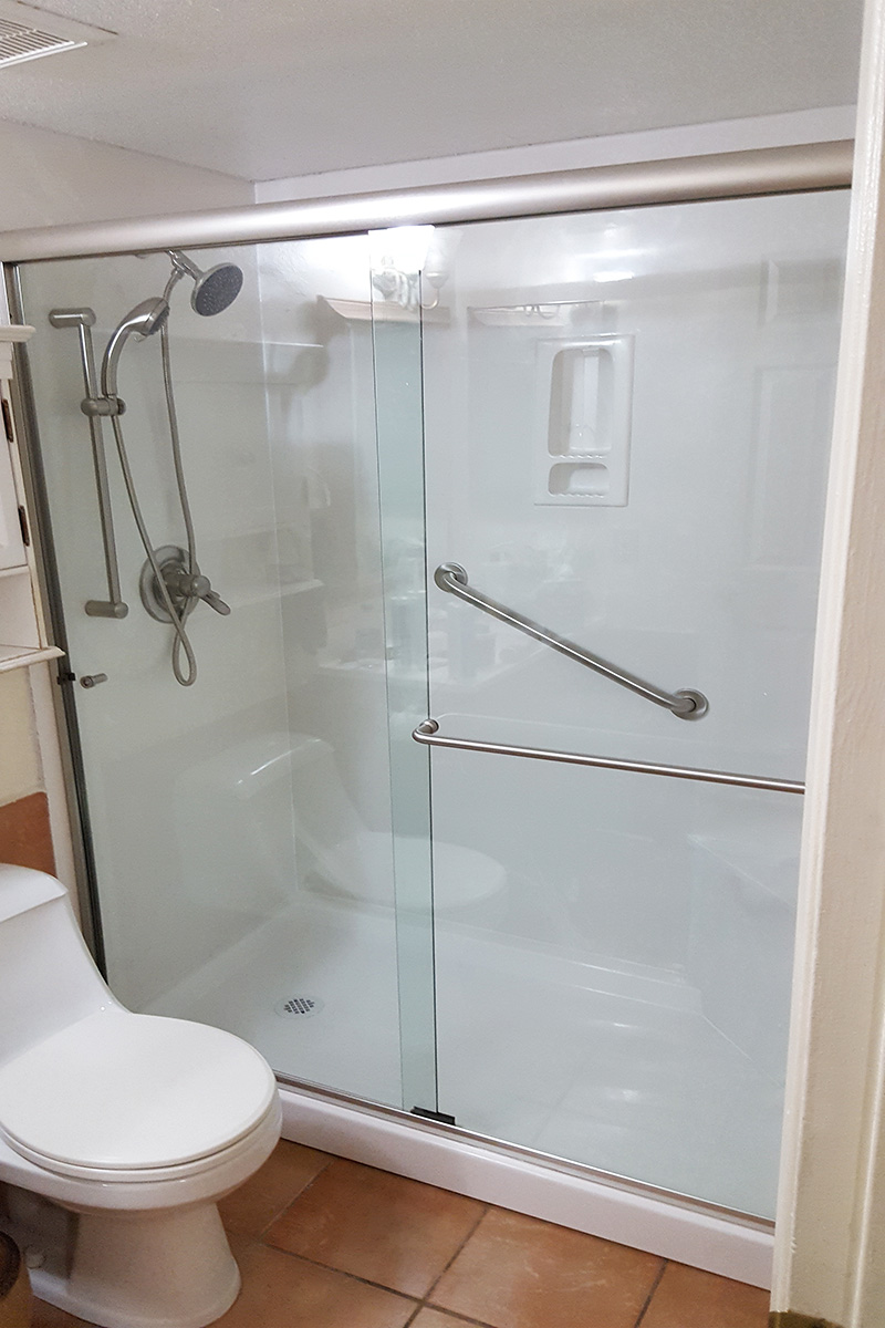 acrylic-shower-door-enclosures-in-arizona-img-001